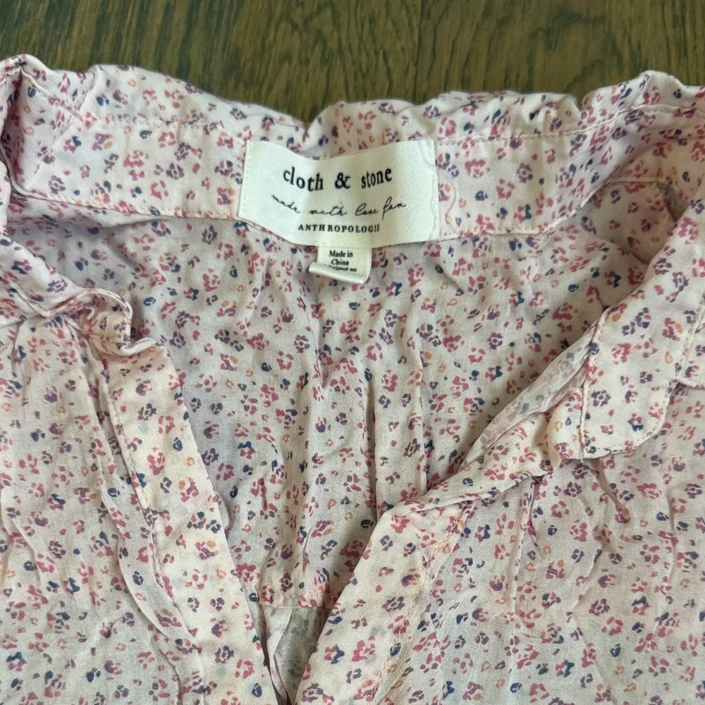 Cloth & Stone Light Pink Floral Blouse - Picture 5 of 6